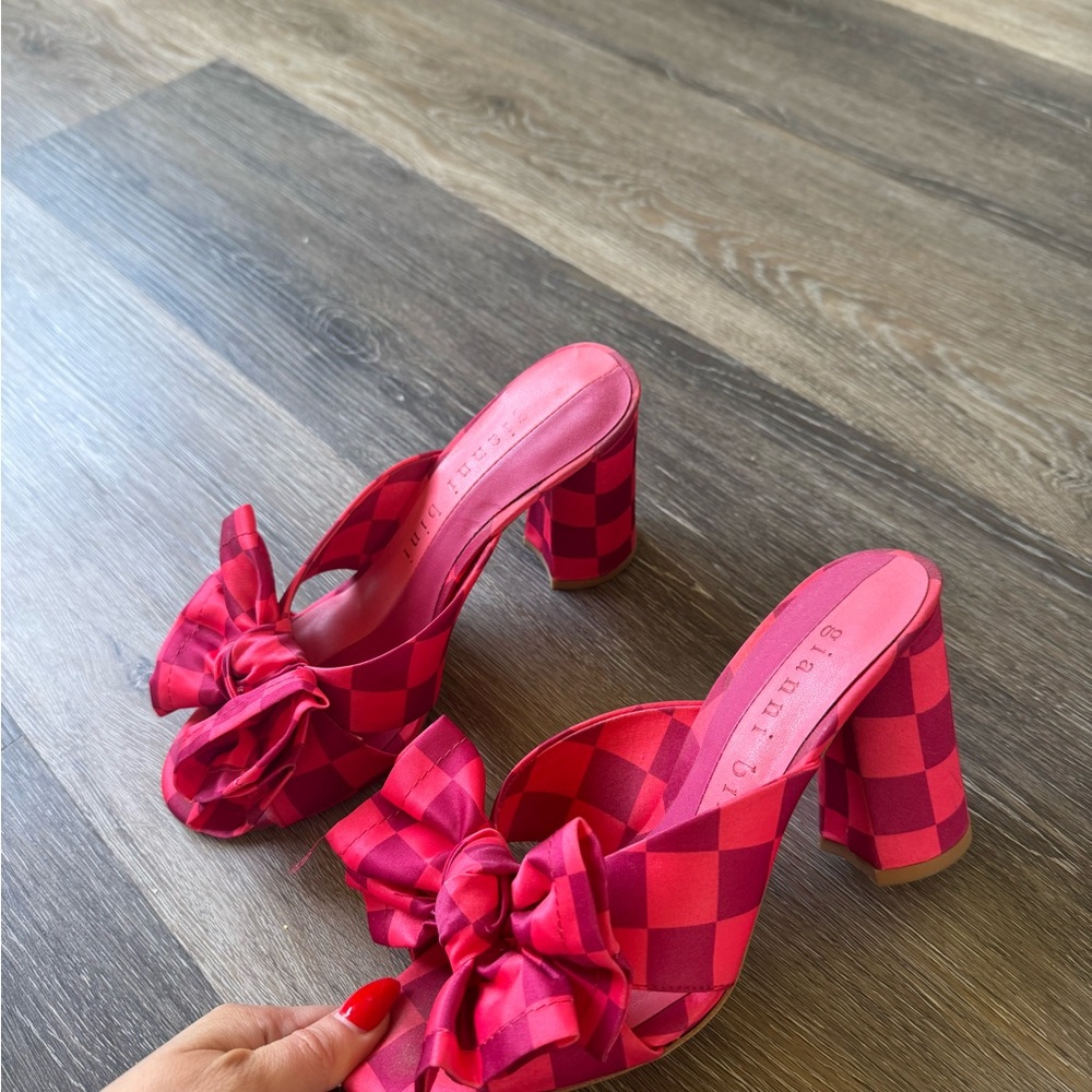 Stylish Pink Checkered Heels by